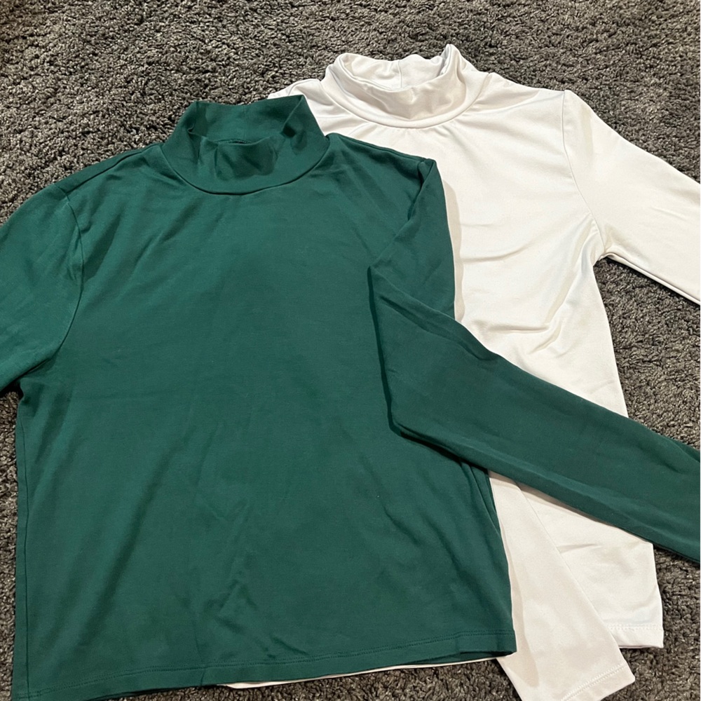 GAP Modern Tees in Deep Green & White